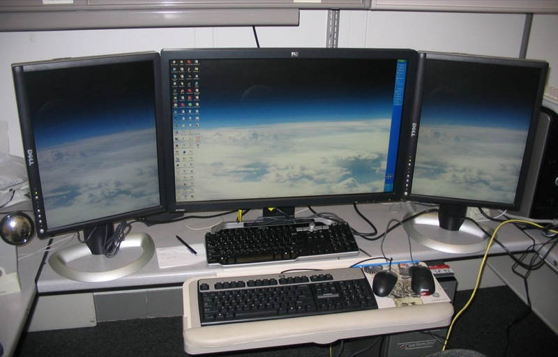 Illustration for article titled Giz Readers' Best Computer Rigs Contest